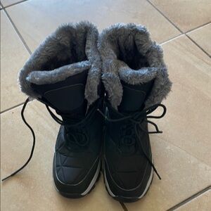 Cozy Black and Gray Fur-Lined Boots
